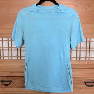 Men’s Lululemon short sleeve tee shirt